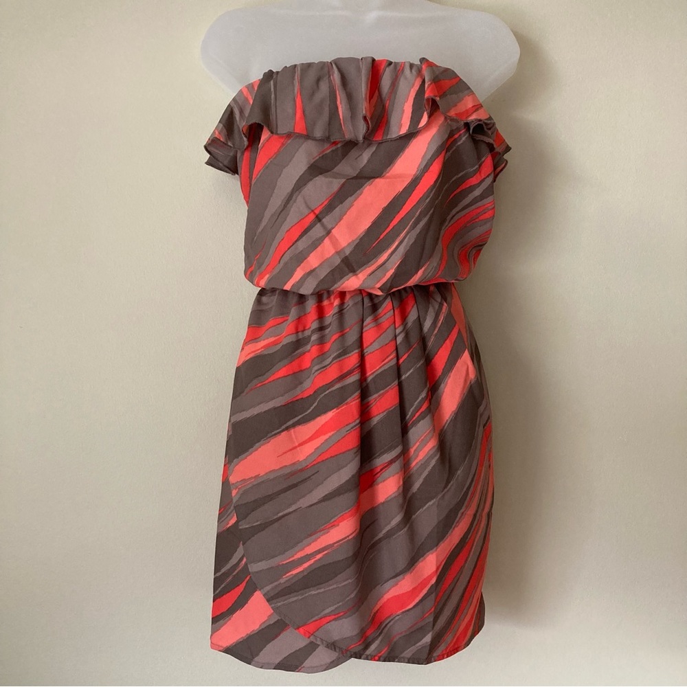 Gap Strapless Ruffle Neck Dress NWT Women’s Size Medium Coral Light Brown
